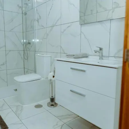 Seaview 2 Bedroom Play Paraiso Pool & Wifi In * 阿德耶