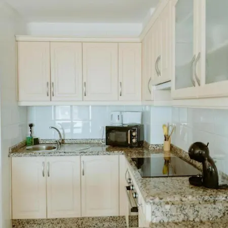 Seaview 2 Bedroom Play Paraiso Pool & Wifi In *