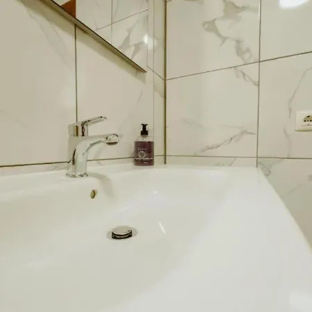 Seaview 2 Bedroom Play Paraiso Pool & Wifi In * 阿德耶