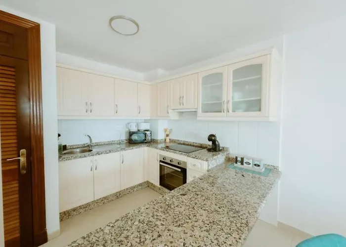 Seaview 2 Bedroom Play Paraiso Pool & Wifi In *