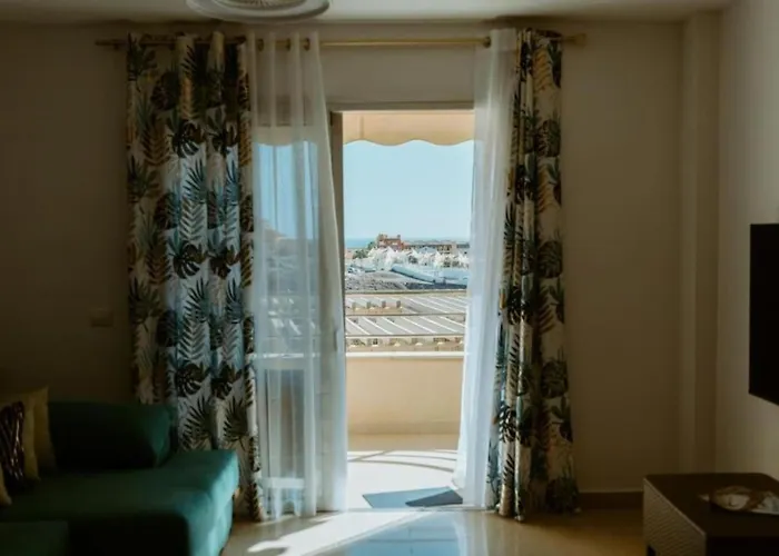 Seaview 2 Bedroom Play Paraiso Pool & Wifi In Apartamento Costa Adeje (Tenerife)