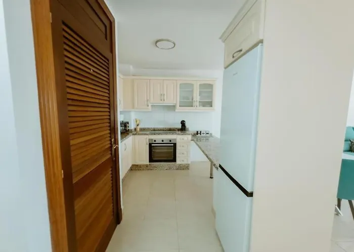 Seaview 2 Bedroom Play Paraiso Pool & Wifi In Costa Adeje (Tenerife)