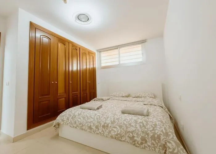 Seaview 2 Bedroom Play Paraiso Pool & Wifi In Apartamento Costa Adeje (Tenerife)